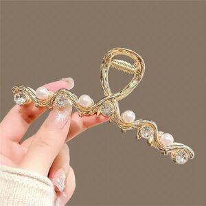 Lustrous Pearl Elegance Hair Claw